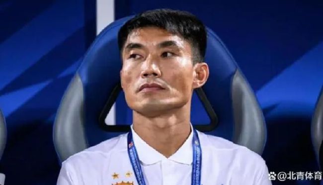 拉菲尼亚本赛季为巴萨出战16场比赛，打进2球，成为巴萨场均进球率最差的前锋球员，本赛季他的射门命中率为 6.9%，他正在经历巴萨严重的信任危机。